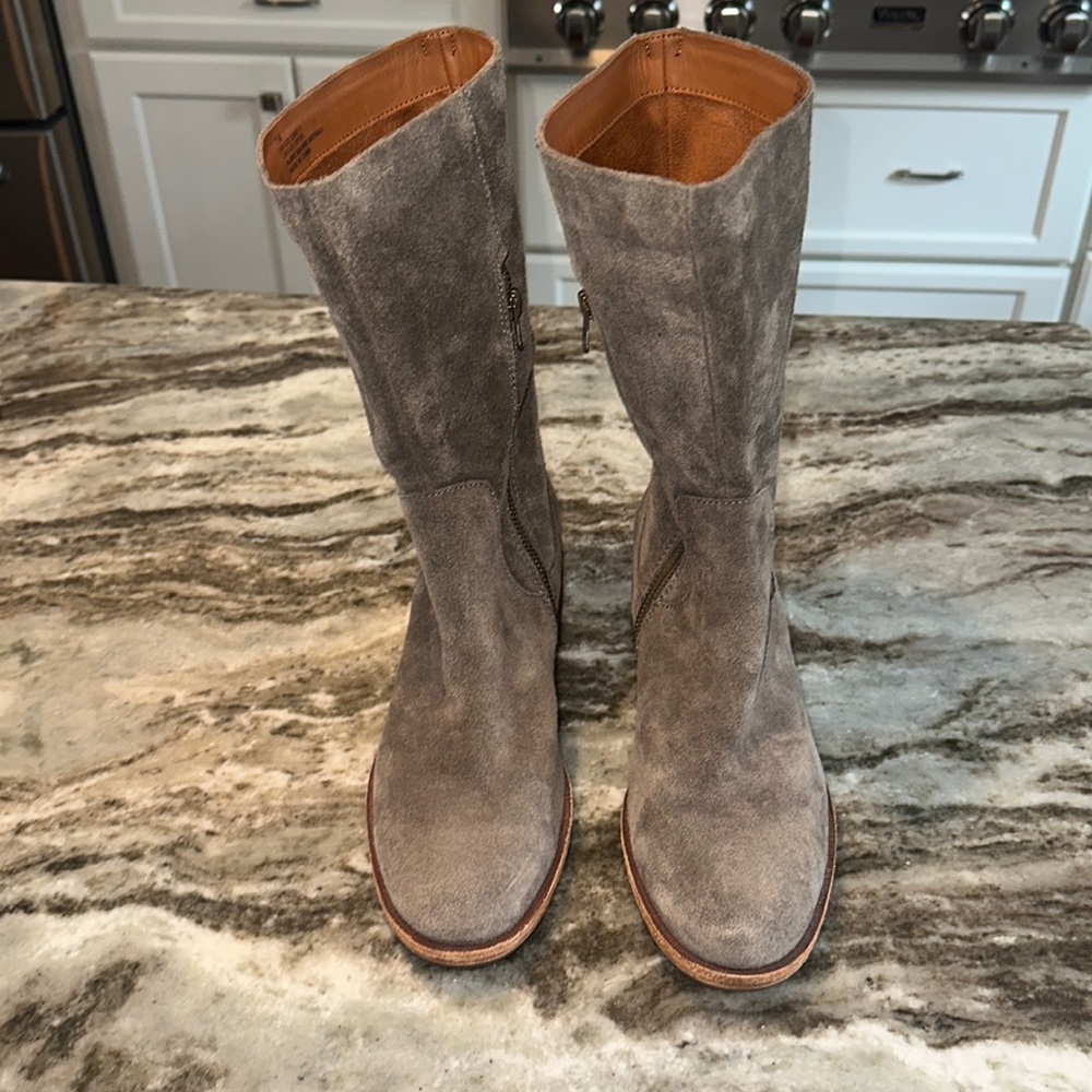 Women’s Kork-Ease calf length booties size 7.5